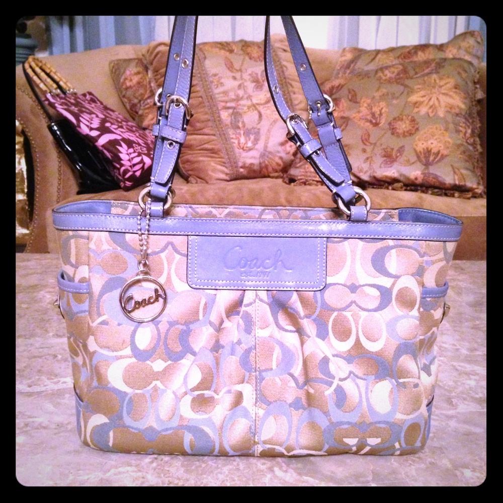 💥LAST CALL!💥 COACH Sig Blue Shoulder Bag